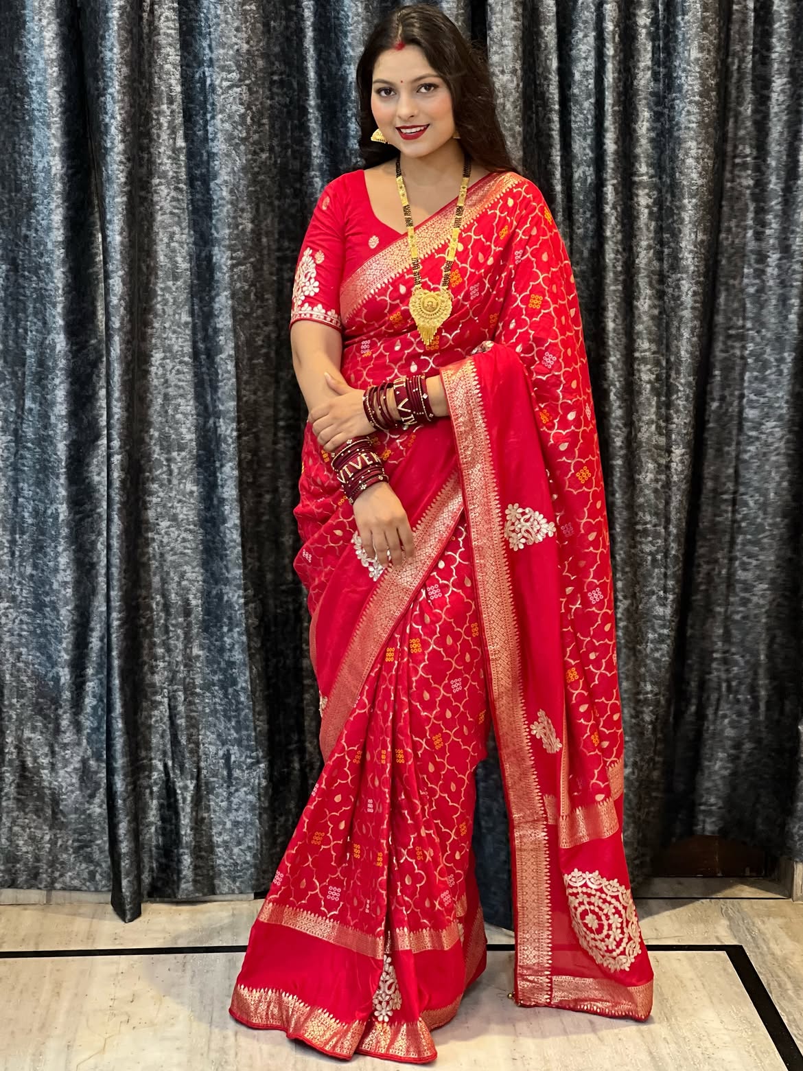 Beautiful Dola Viscose Saree with Rich Woven Design & Heavy Pallu