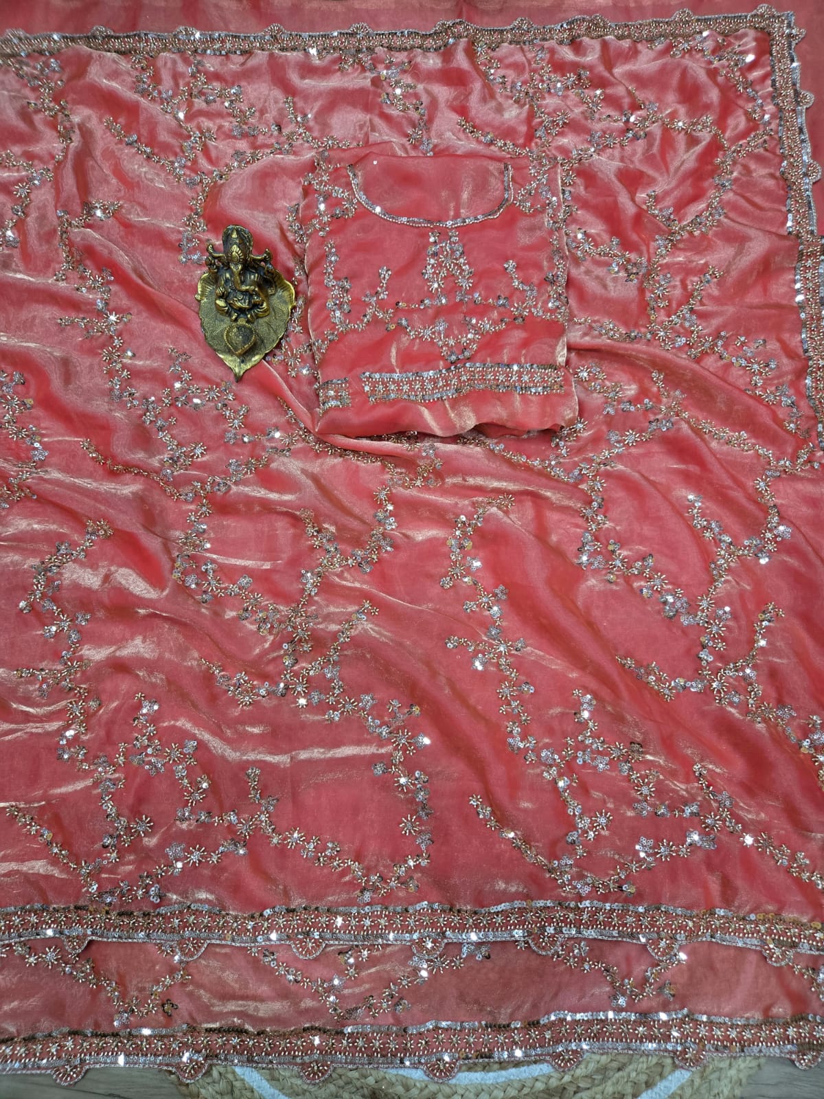 Presenting You the Luxurious And Glamorous Trending Hand Work Saree