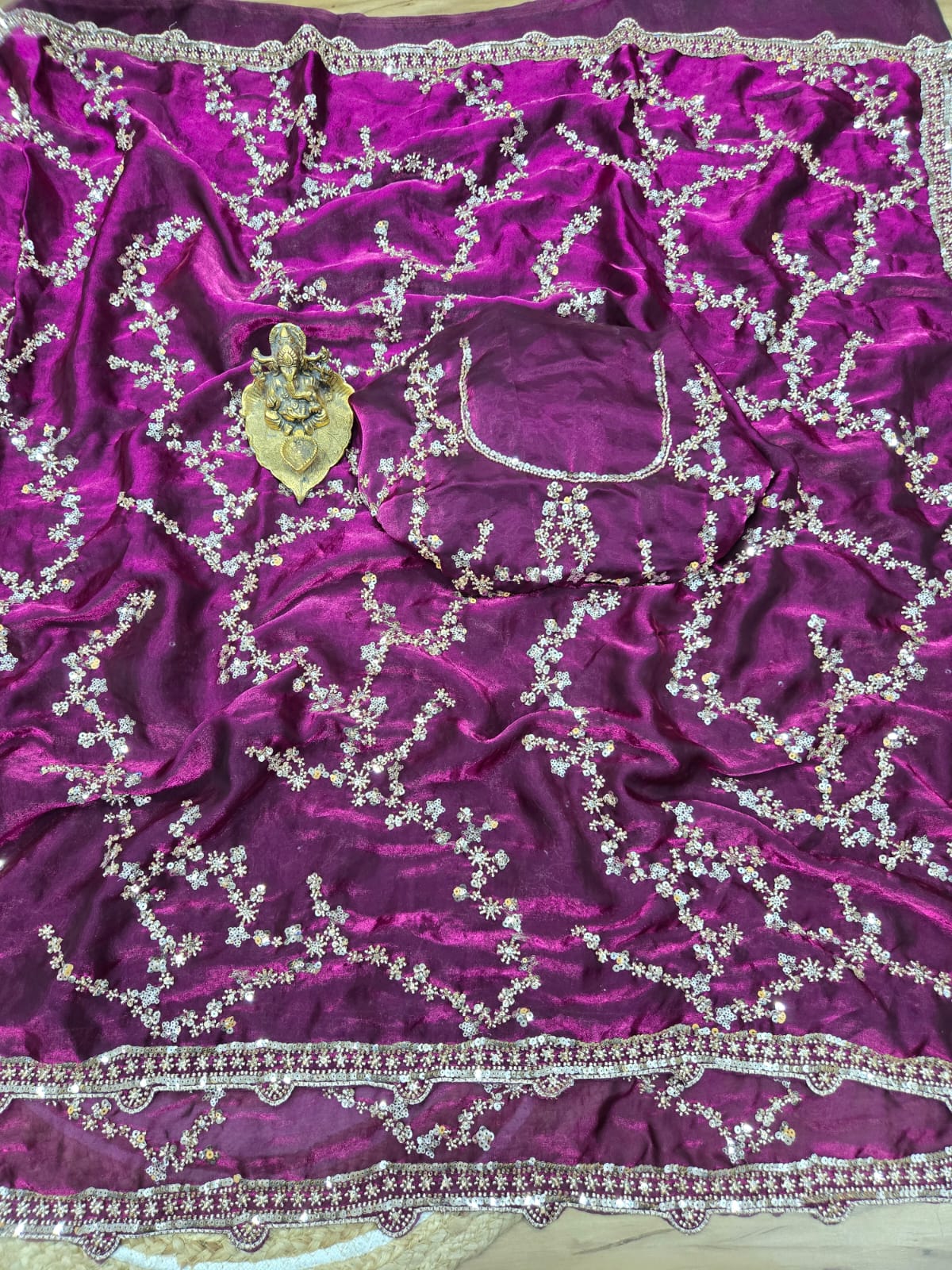 Presenting You the Luxurious And Glamorous Trending Hand Work Saree