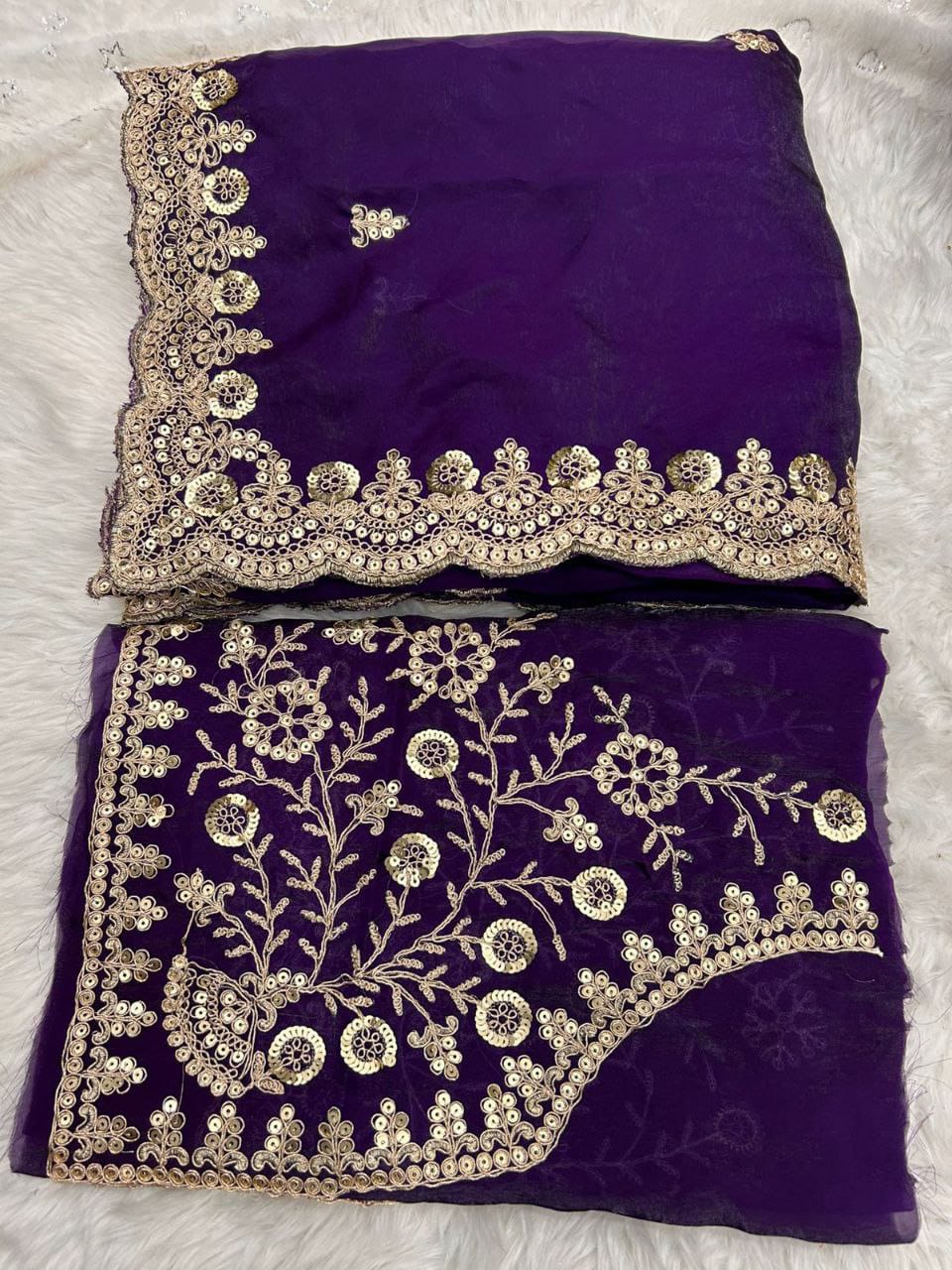 Graceful Fendy Silk Blooming Saree with sequence border