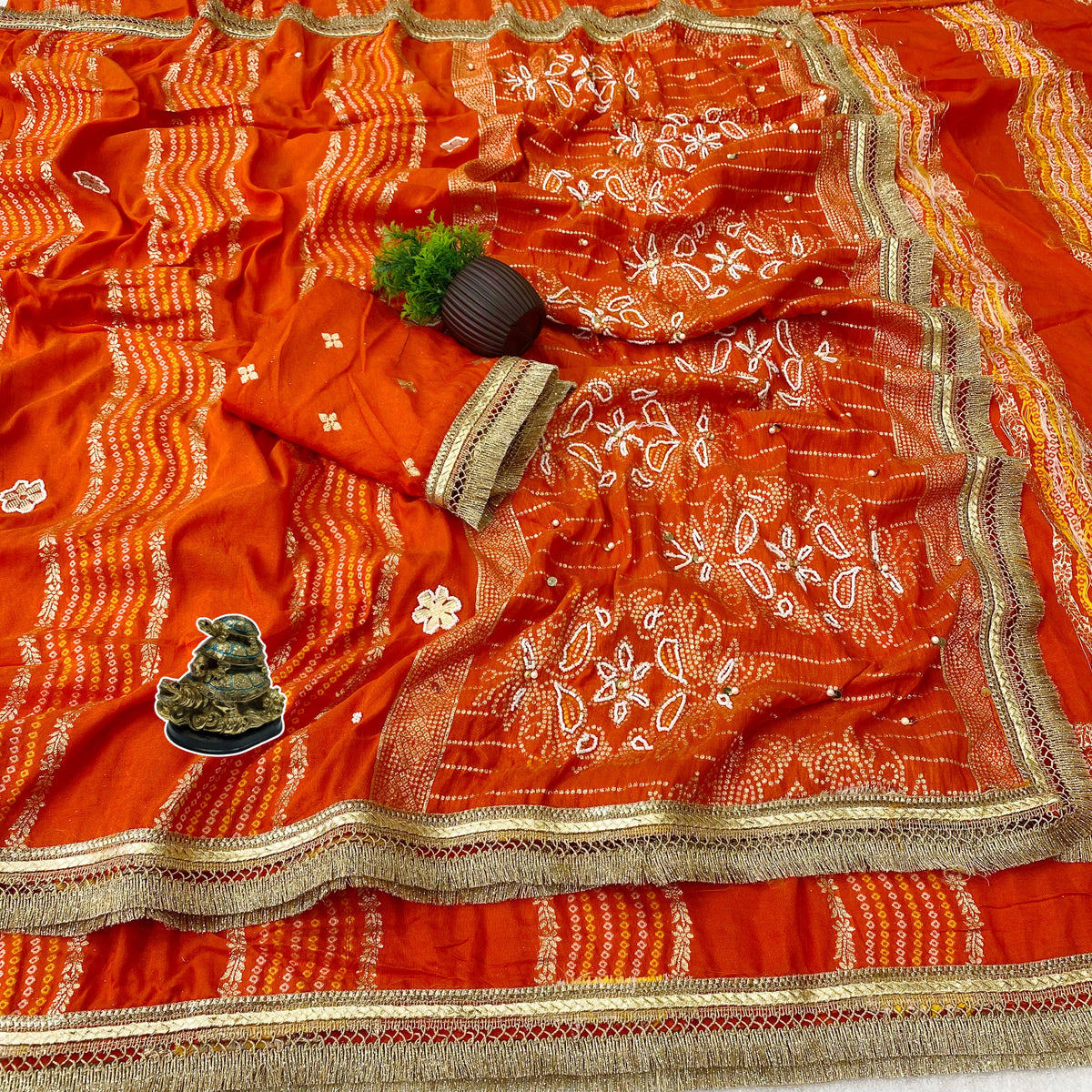 Perfect for festive and wedding occasions saree