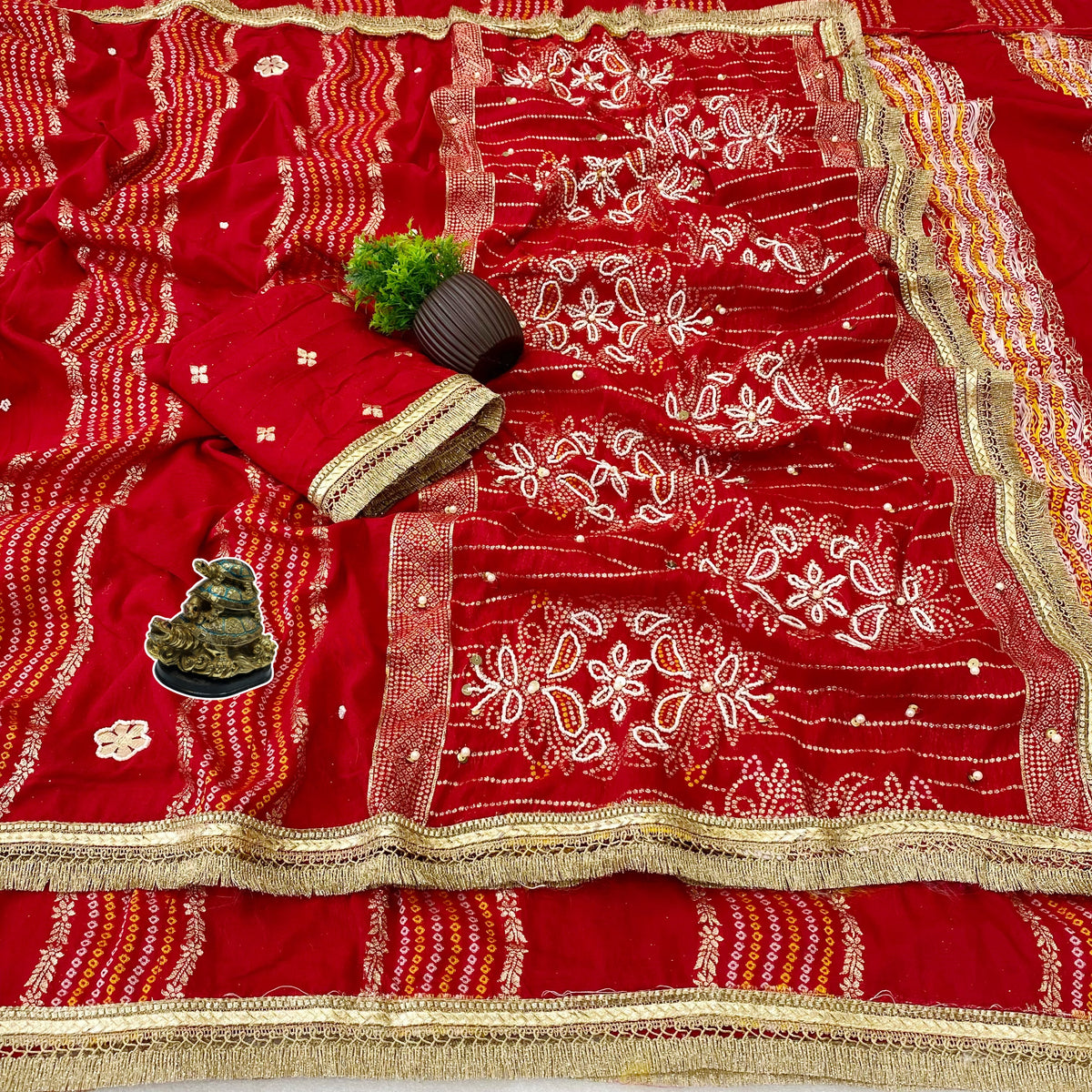 Perfect for festive and wedding occasions saree