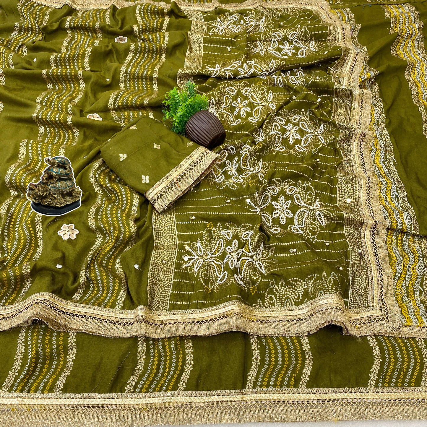 Perfect for festive and wedding occasions saree